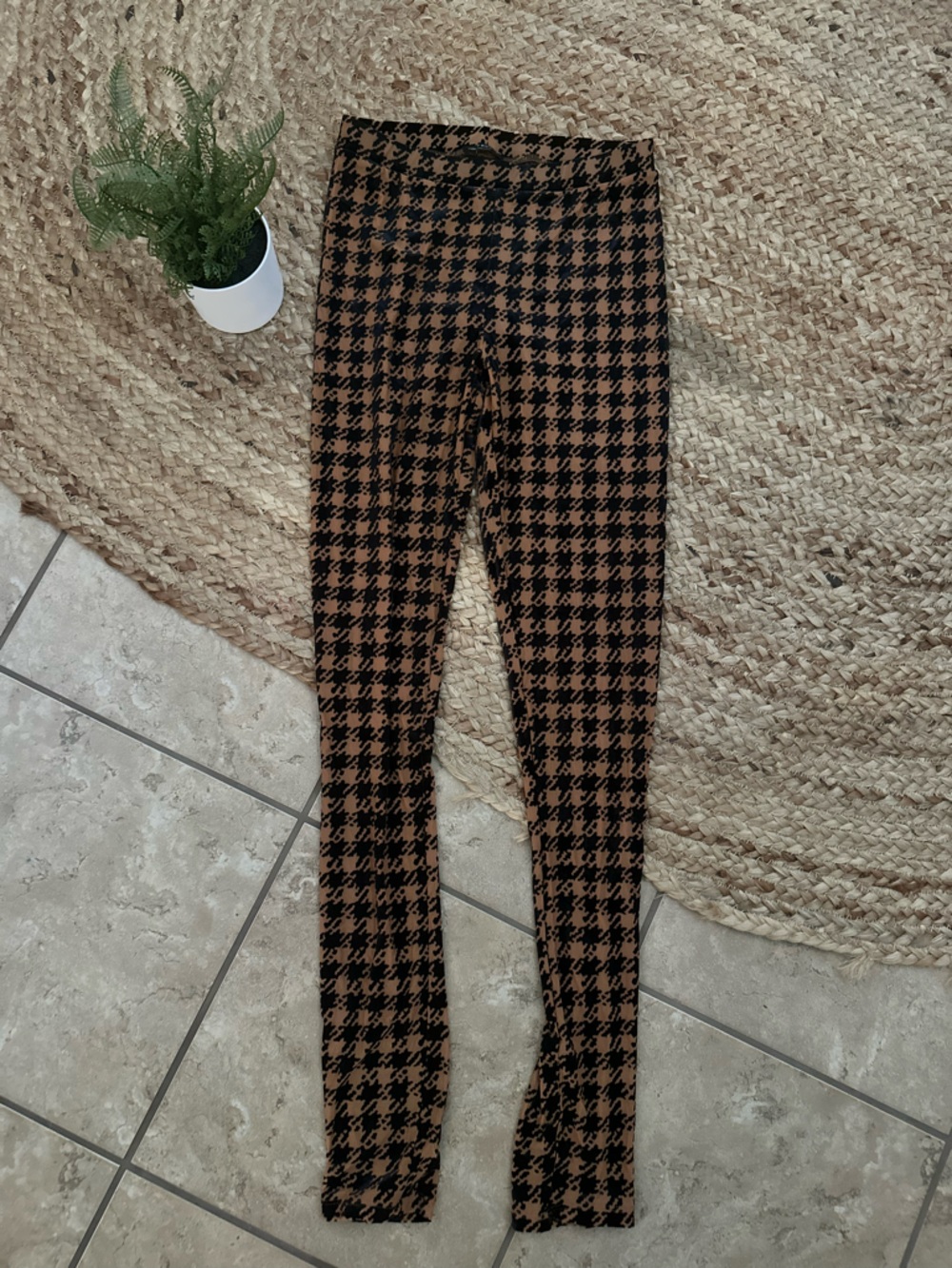 NAKED WARDROBE LEGGINGS